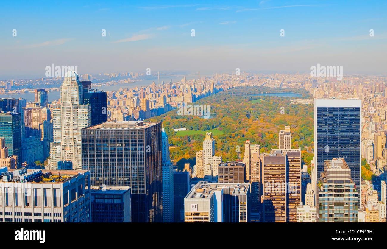 Vista di Central Park e a nord di Manhattan dalla cima del Rock Observatory Foto Stock