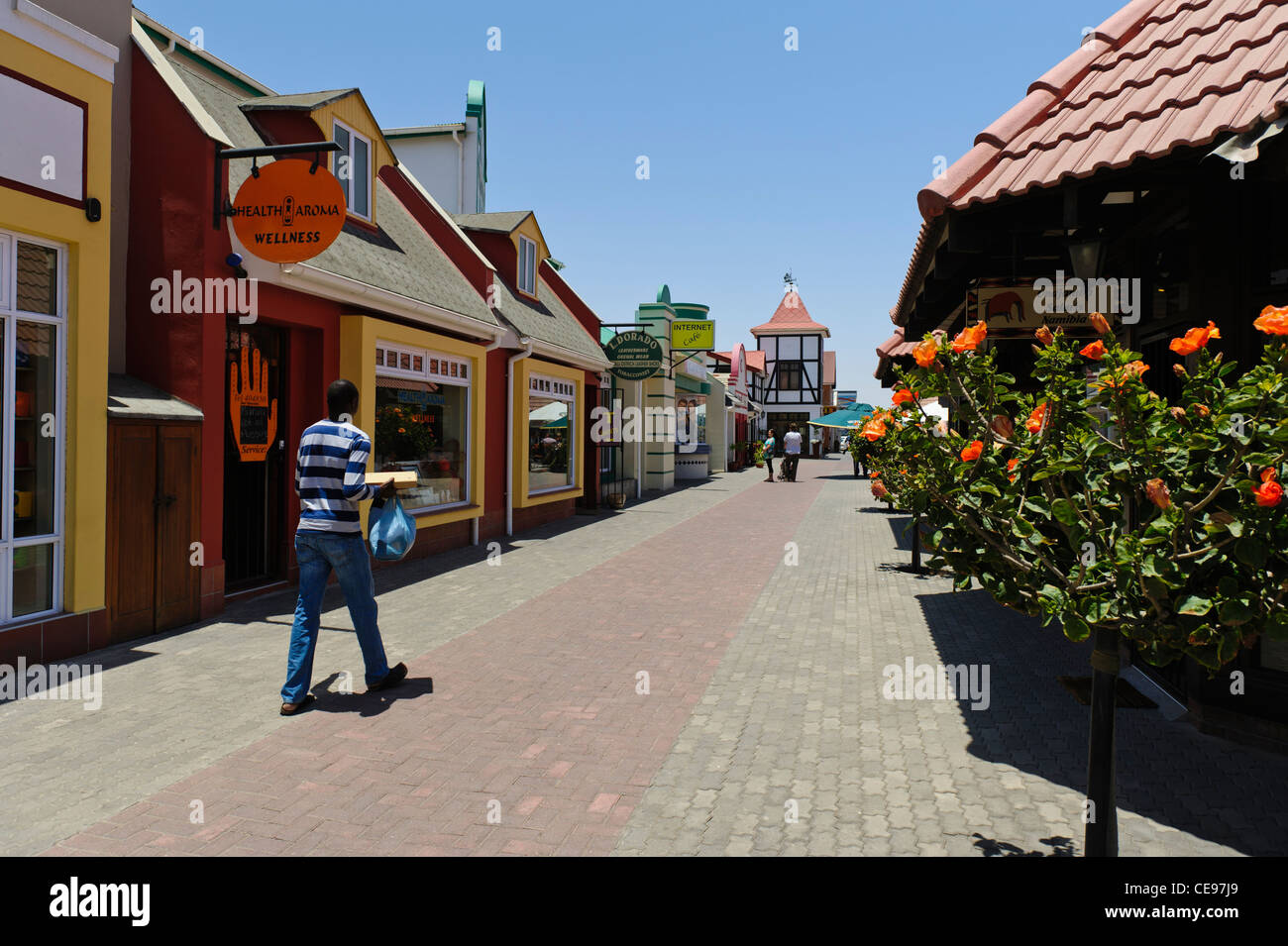 Nuovo centro commerciale costruito in tedesco stile coloniale. Swakopmund, Namibia. Foto Stock