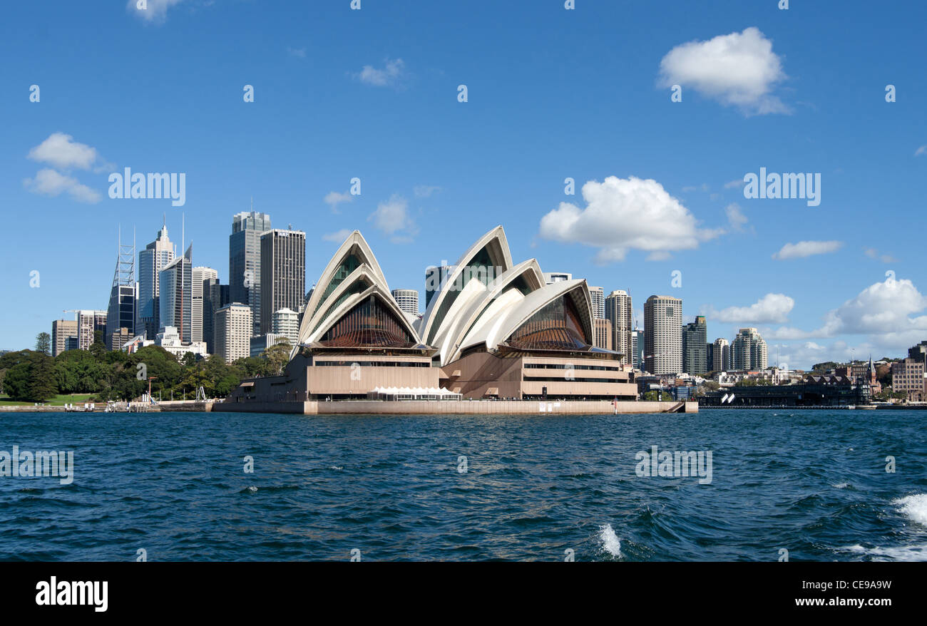 Sydney Opera House tourist travel location australia australian iconico Foto Stock