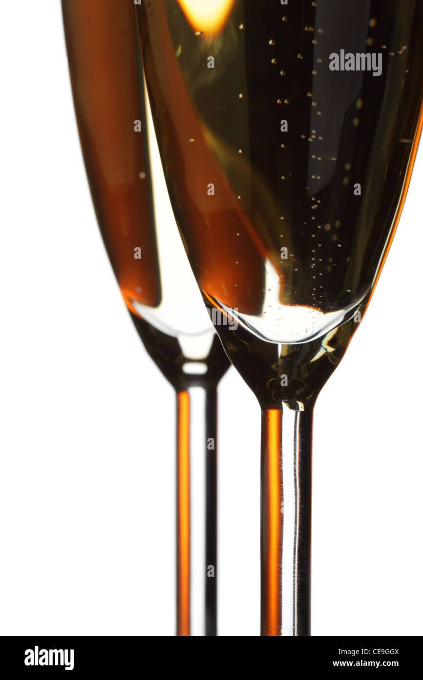 Bicchieri di champagne closeup isolato sfondo overwhite Foto Stock