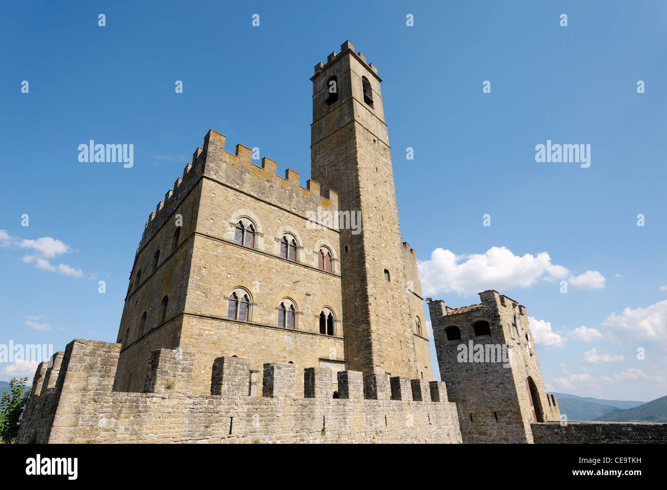 Il castello medievale in collina la città di Poppi, Toscana, Italia Foto Stock