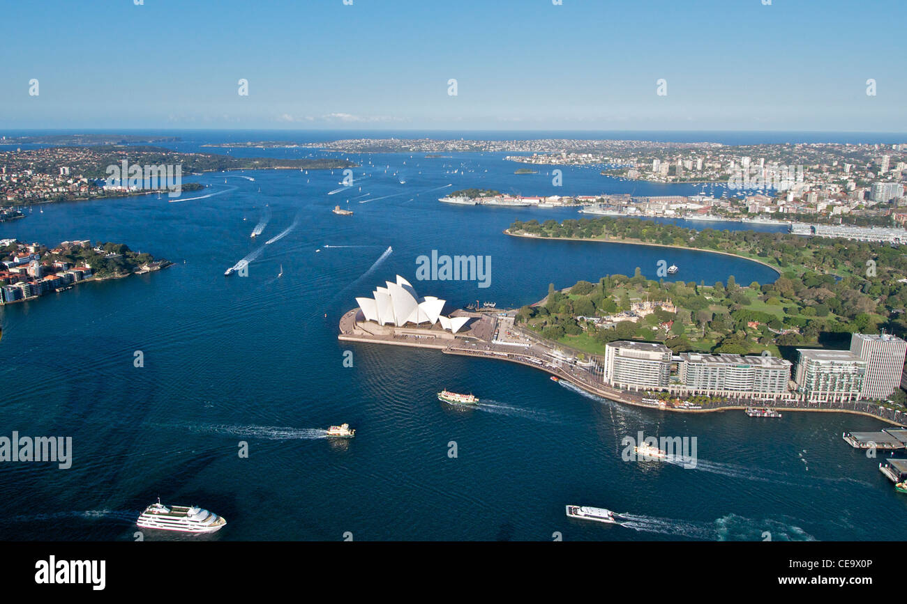 Il porto di Sydney e l'opera house Foto Stock