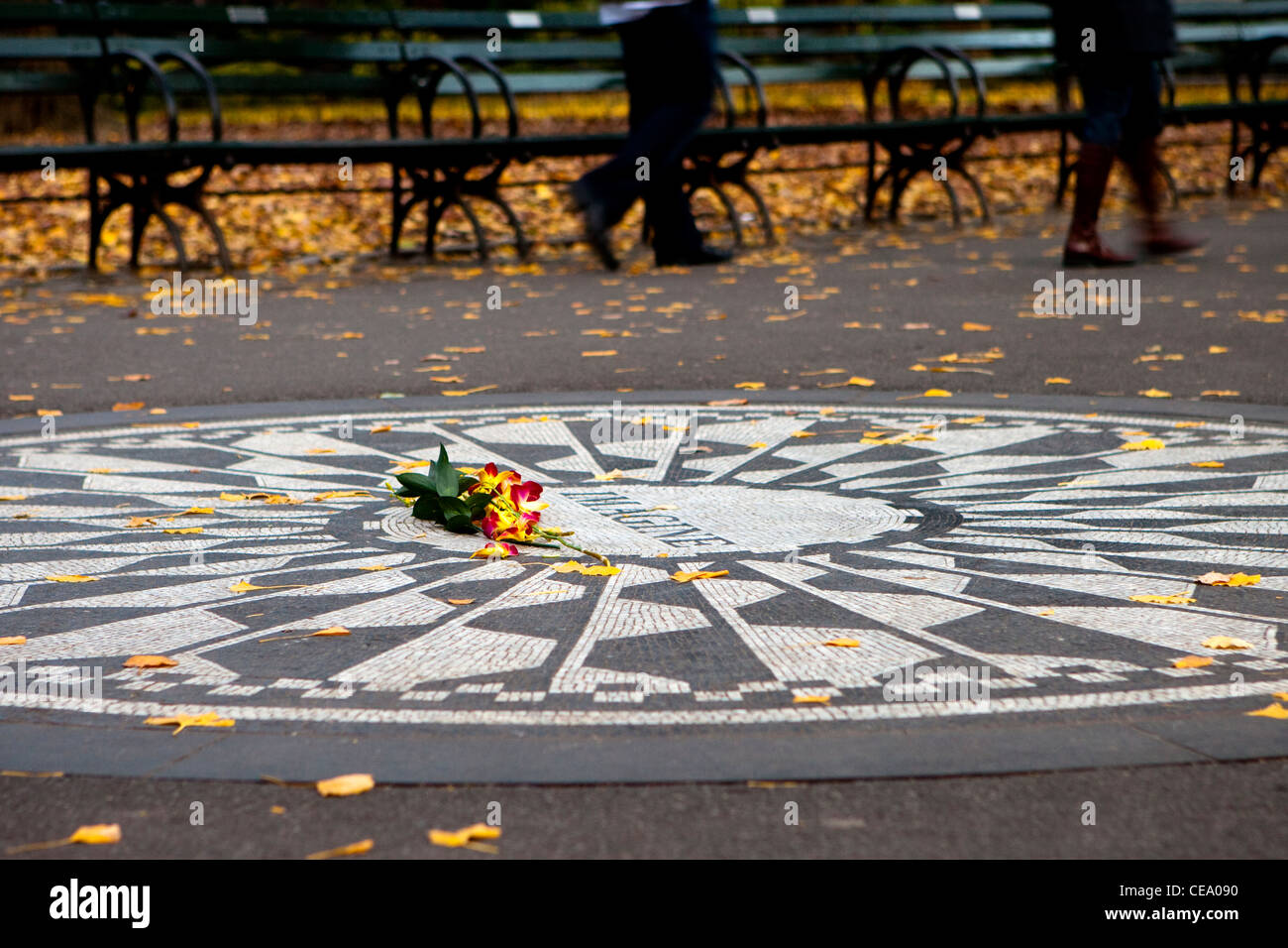 John Lennon Memorial "campi delle fragole', al Central Park di New York, Stati Uniti d'America Foto Stock