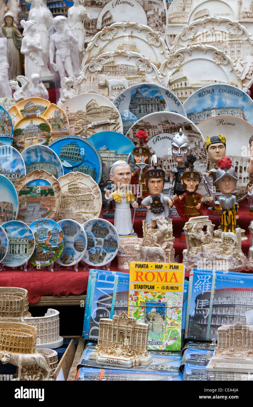 Negozio di souvenir per i turisti a Roma Italia Foto Stock
