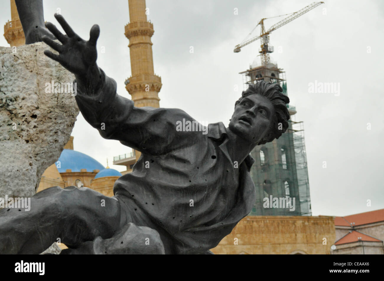 La Piazza dei Martiri, Beirut: fori di proiettile nelle statue Foto Stock