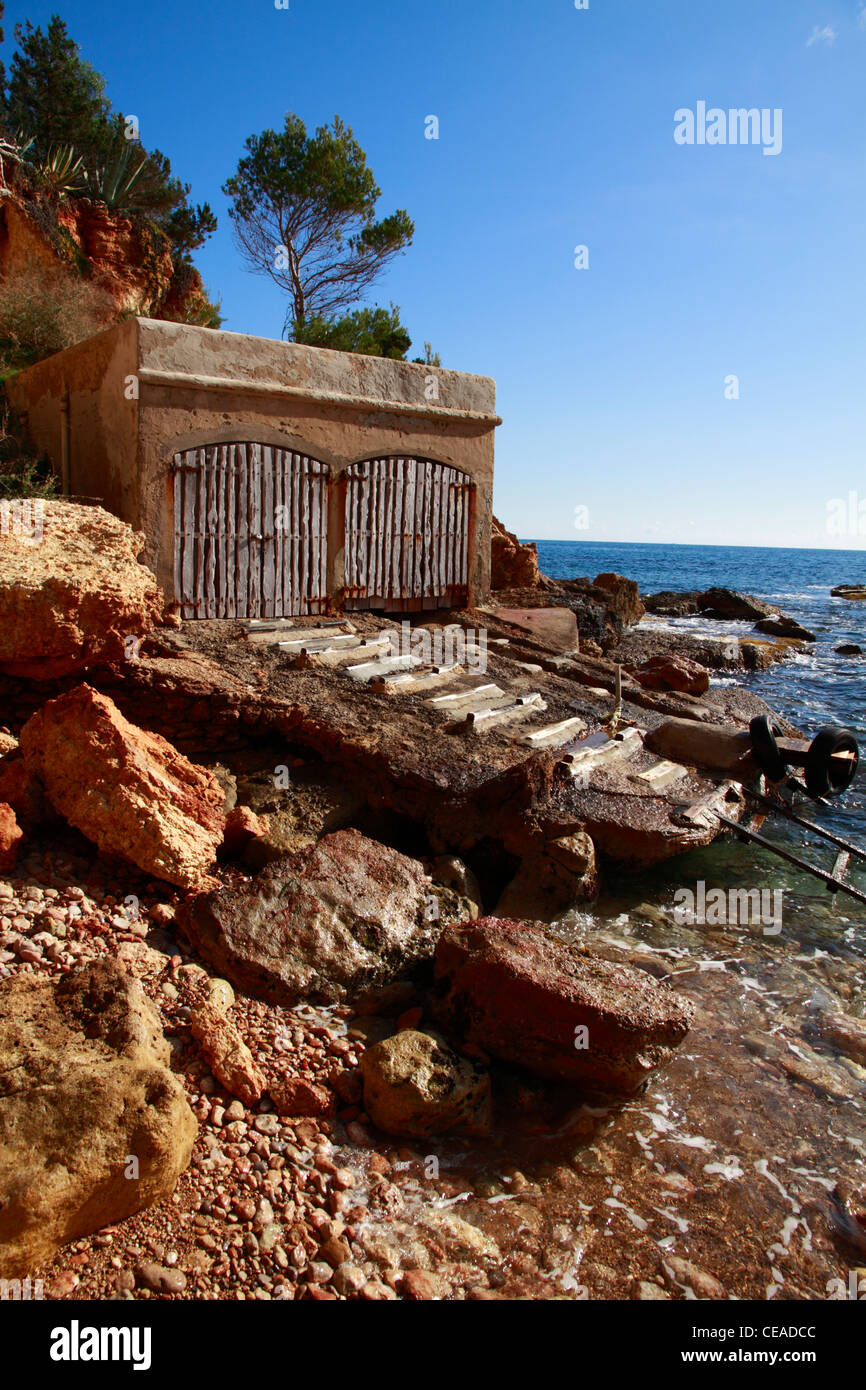 Tipica imbarcazione di Ibiza garage, vista generale Foto Stock