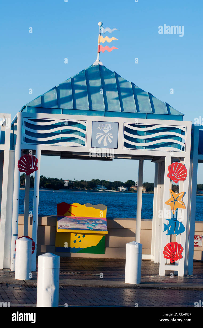 San Pietroburgo Pier One Florida, Stati Uniti, STATI UNITI D'AMERICA, cielo blu, Foto Stock
