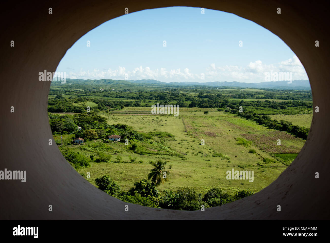 Vista dalla Torre Iznaga sullo storico coloniale piantagione di zucchero a Manaca-Iznaga e la Valle de los Ingenios, Cuba. Foto Stock