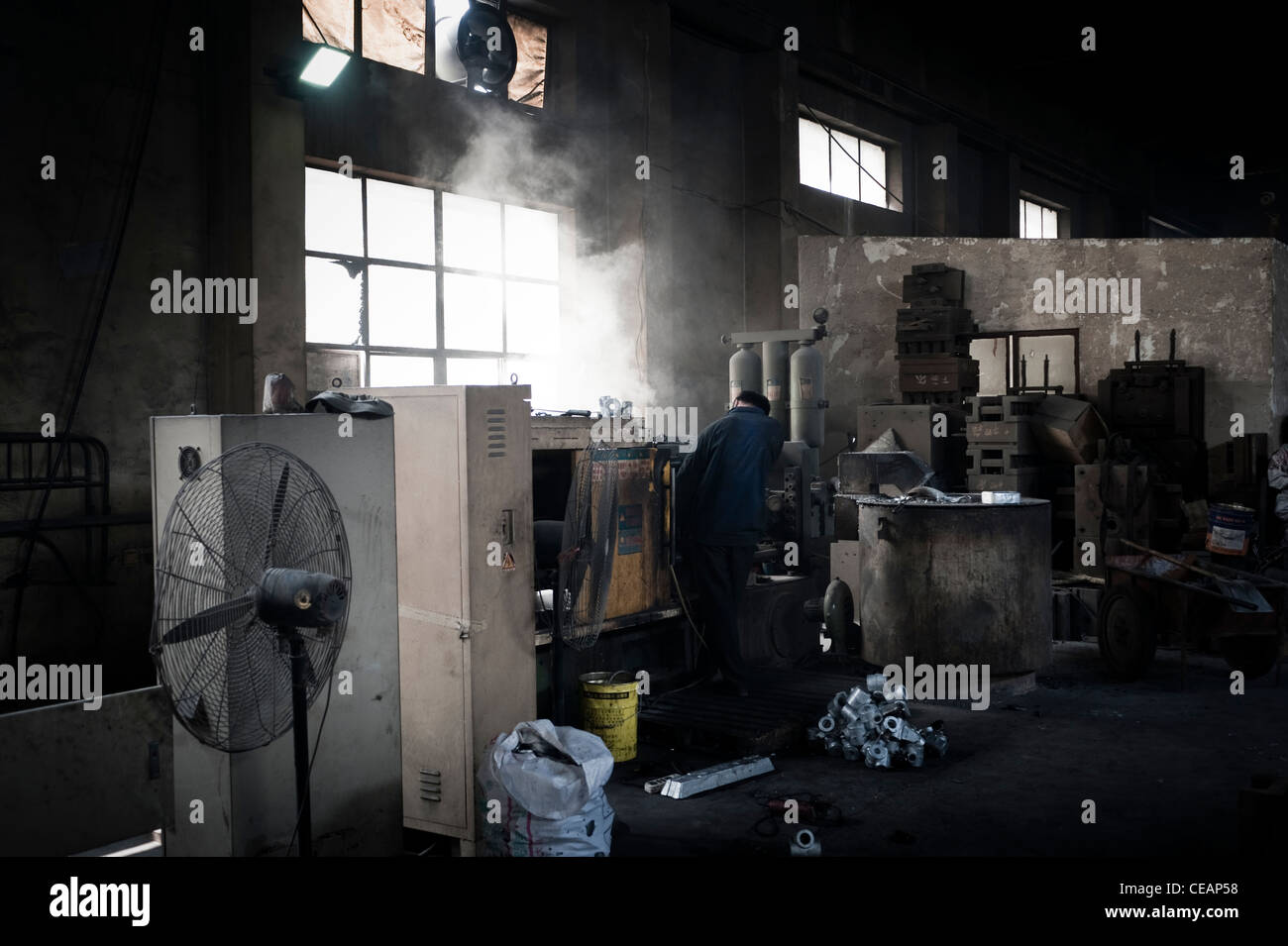 Fonderia di Alluminio, industria tecnologica, Hebei, provincia di Hebei, Cina, Asia. Foto Stock