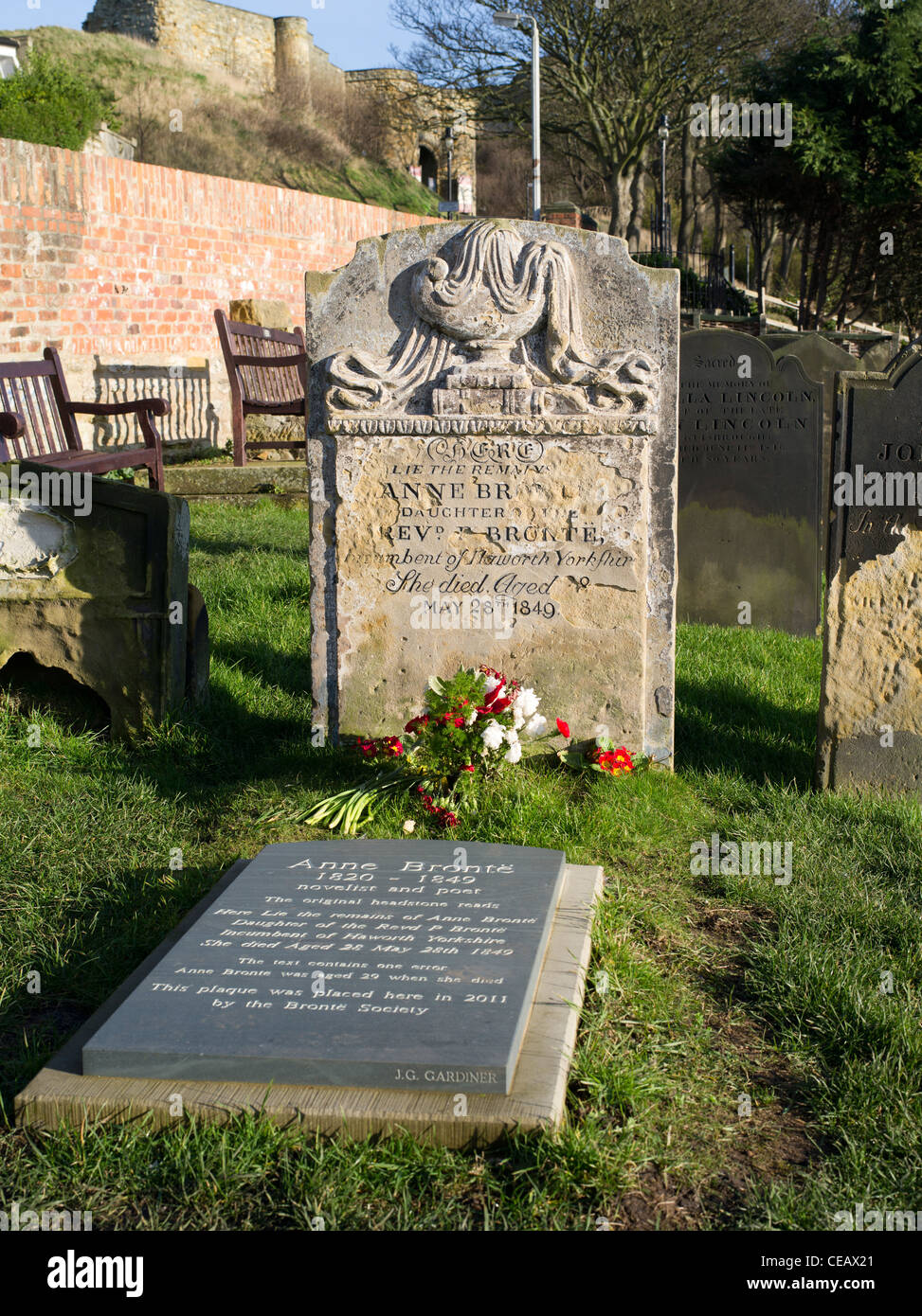 dh Anne Bronte Headstone SCARBOROUGH NORTH YORKSHIRE UK Chiesa di Tomba di Santa Maria Foto Stock