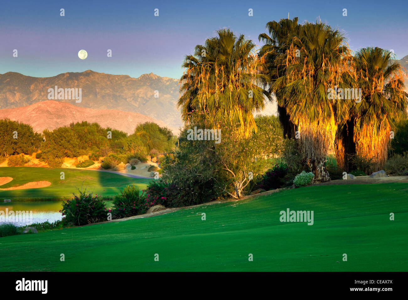 Monset su Desert Willow Golf Resort, Palm Desert, California Foto Stock