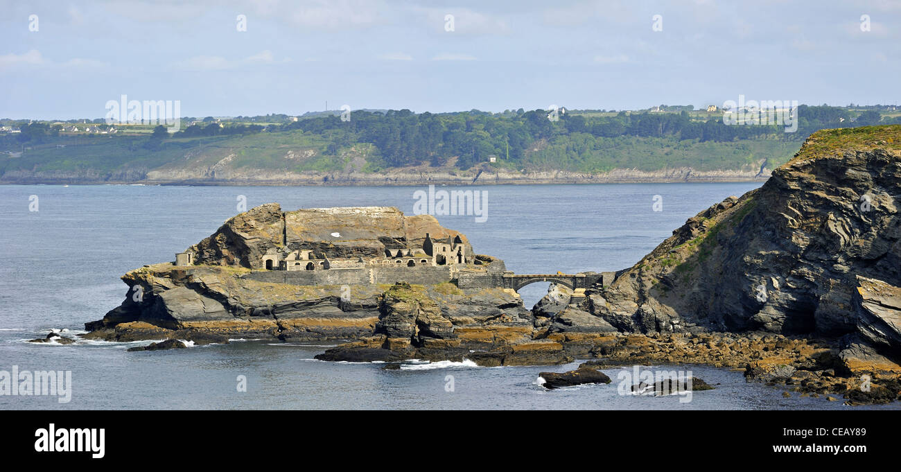 Fortezza di Vauban A la Pointe des cappucini a Roscanvel, Finistère Bretagna, Francia Foto Stock