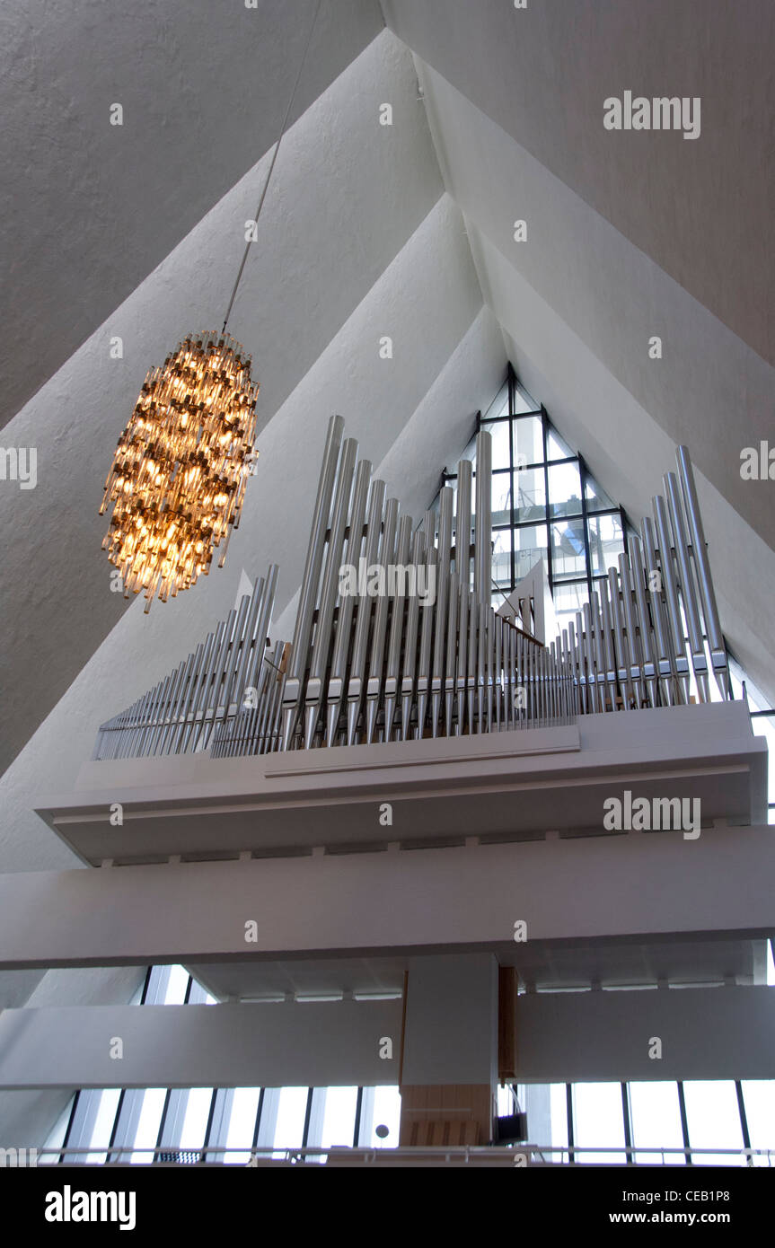 Norvegia tromso. 'Gateway per l'artico'. attrazione famosa Cattedrale Artica interno, moderno organo a canne. Foto Stock