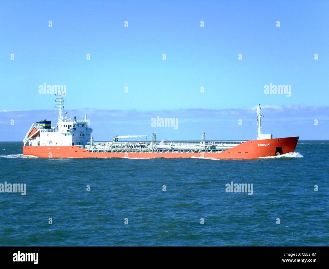 Chimica e petroliera Puccini inbound sul fiume Elba vicino a Cuxhaven Foto Stock