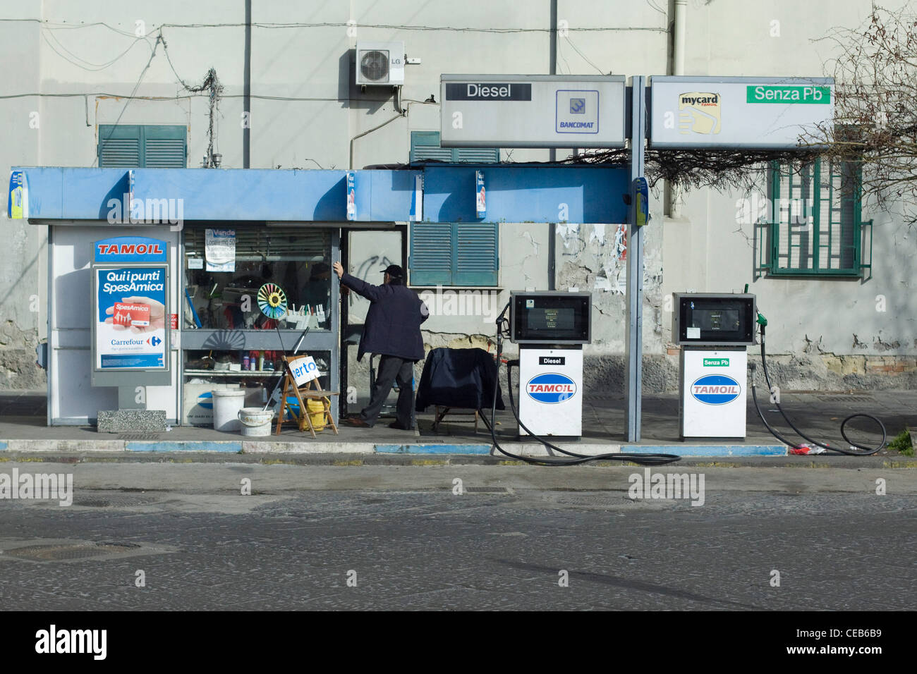 Stazione di gas per le strade di Roma Italia Foto Stock