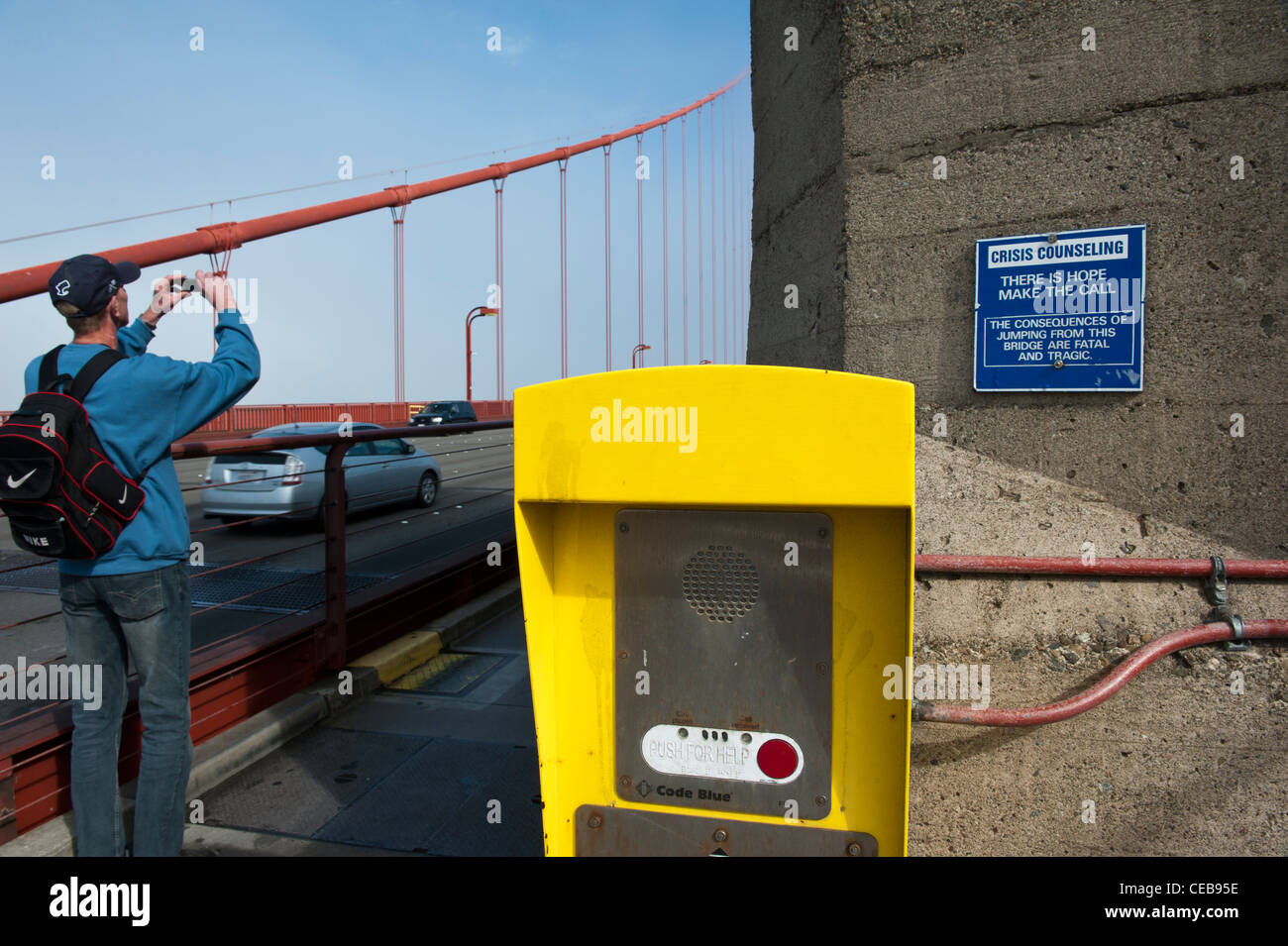 La prevenzione dei suicidi iniziativa al Golden Gate Bridge. San Francisco. Stati Uniti d'America. Foto Stock