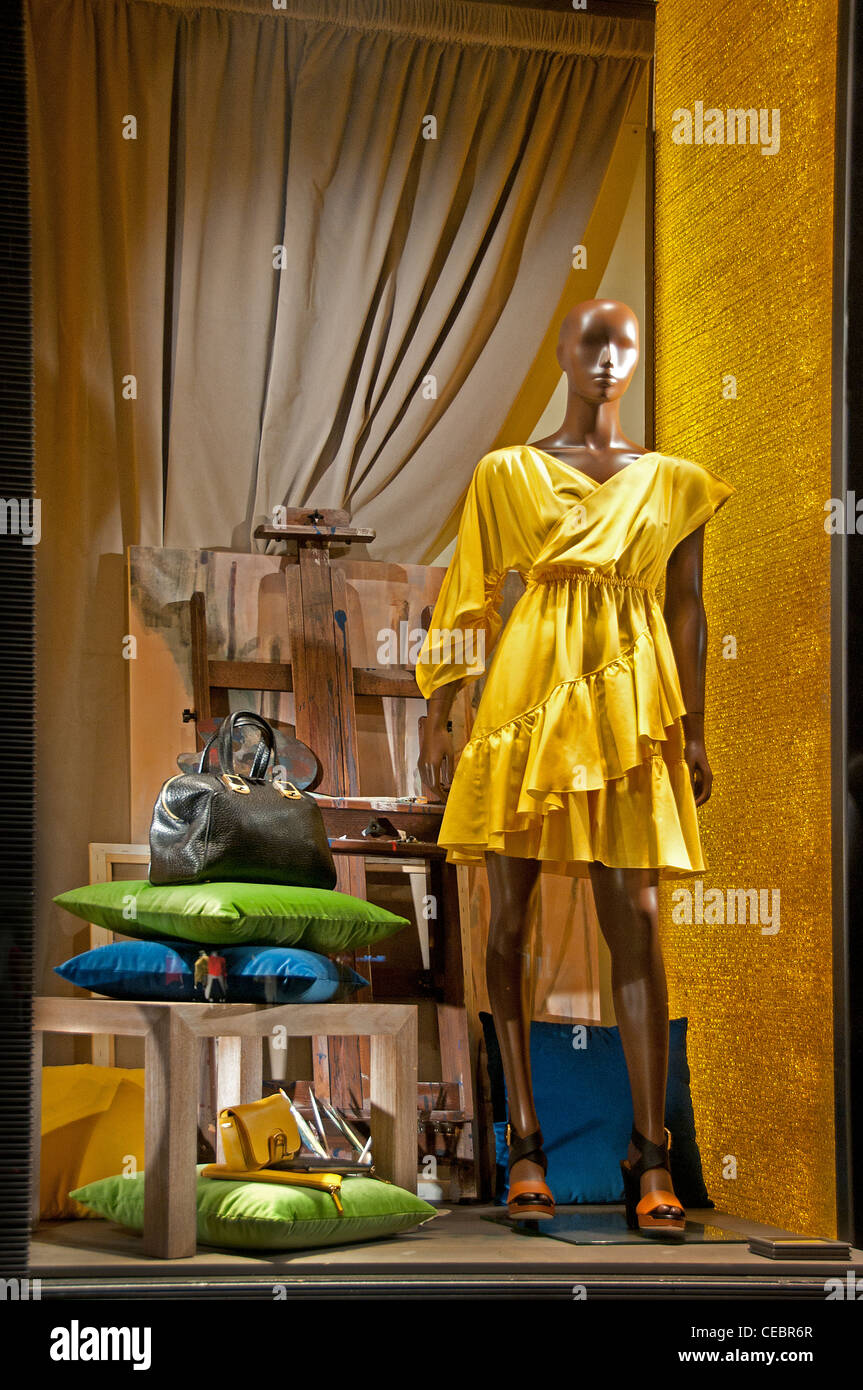 Fendi Paris Avenue Montaigne alta moda designer couturier Francia Foto Stock