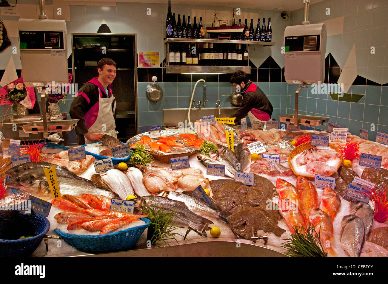 Poissonnerie Quoniam pescivendolo Rue Mouffetard Francia - Francese Parigi Foto Stock