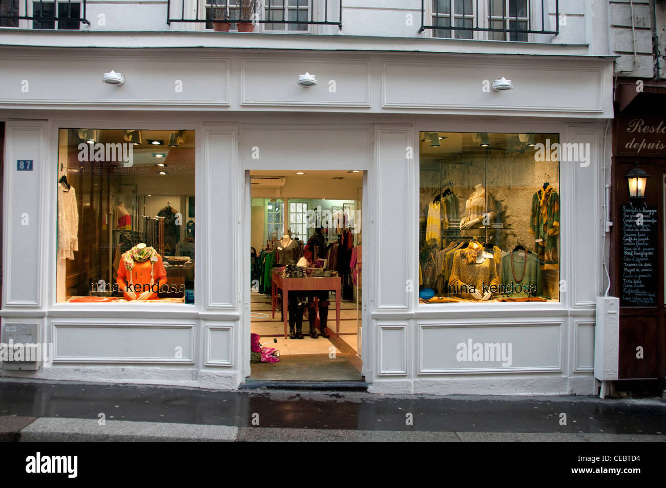 Nina Kendose Rue Mouffetard Francia Parigi modalità Fashion Shop Foto Stock