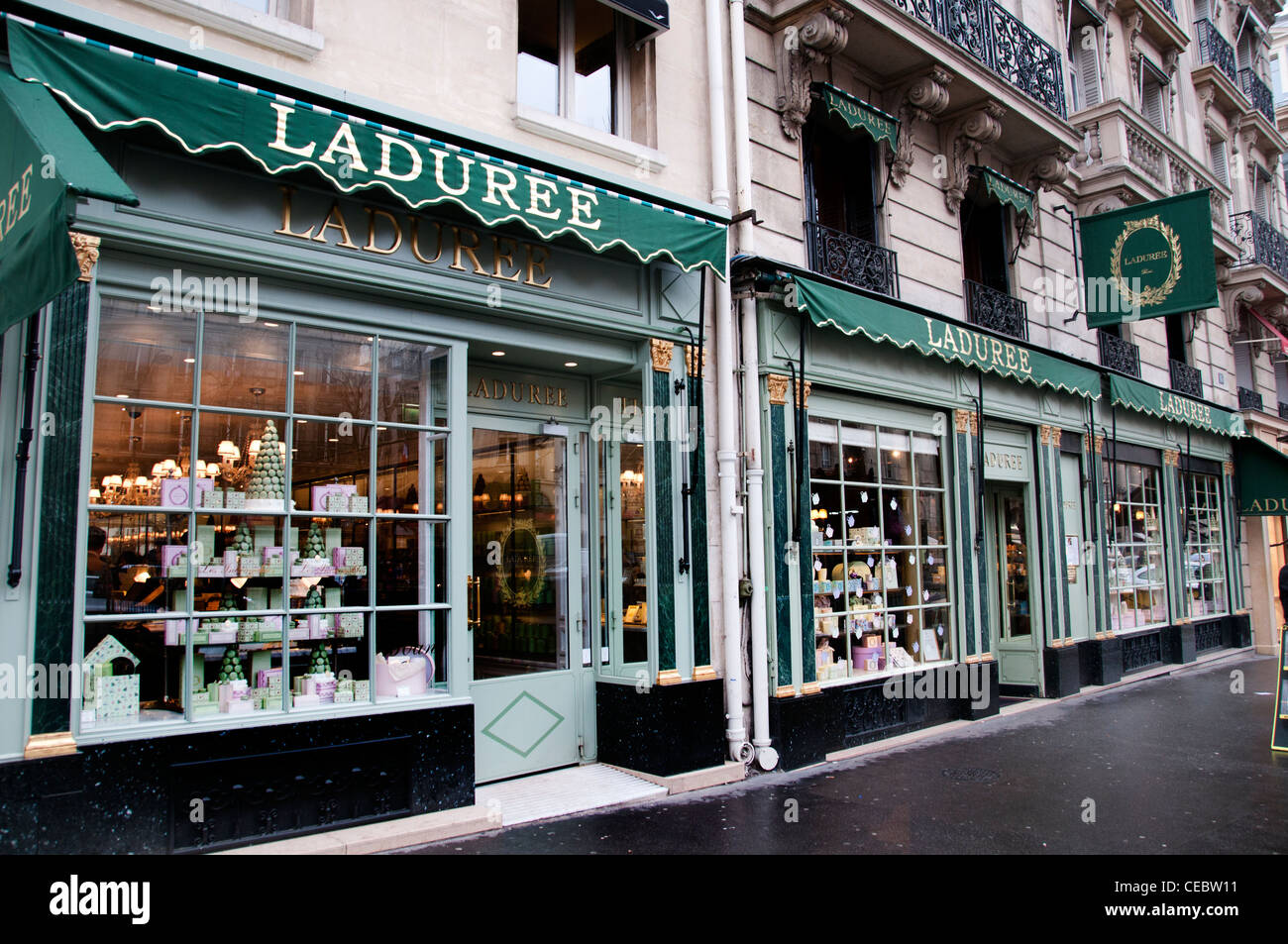 Ladurée Rue Royale luxury paste dolci da forno ristorante Paris Foto Stock