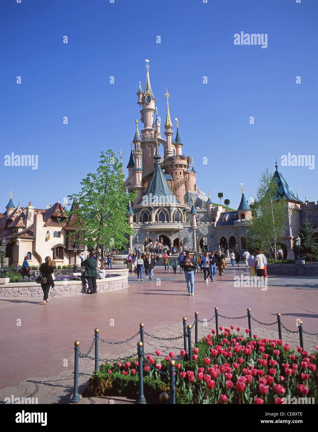 Sleeping Beauty Castle, Fantasyland Disneyland Paris theme park, Marne-la-Vallée, Île-de-France, Francia Foto Stock