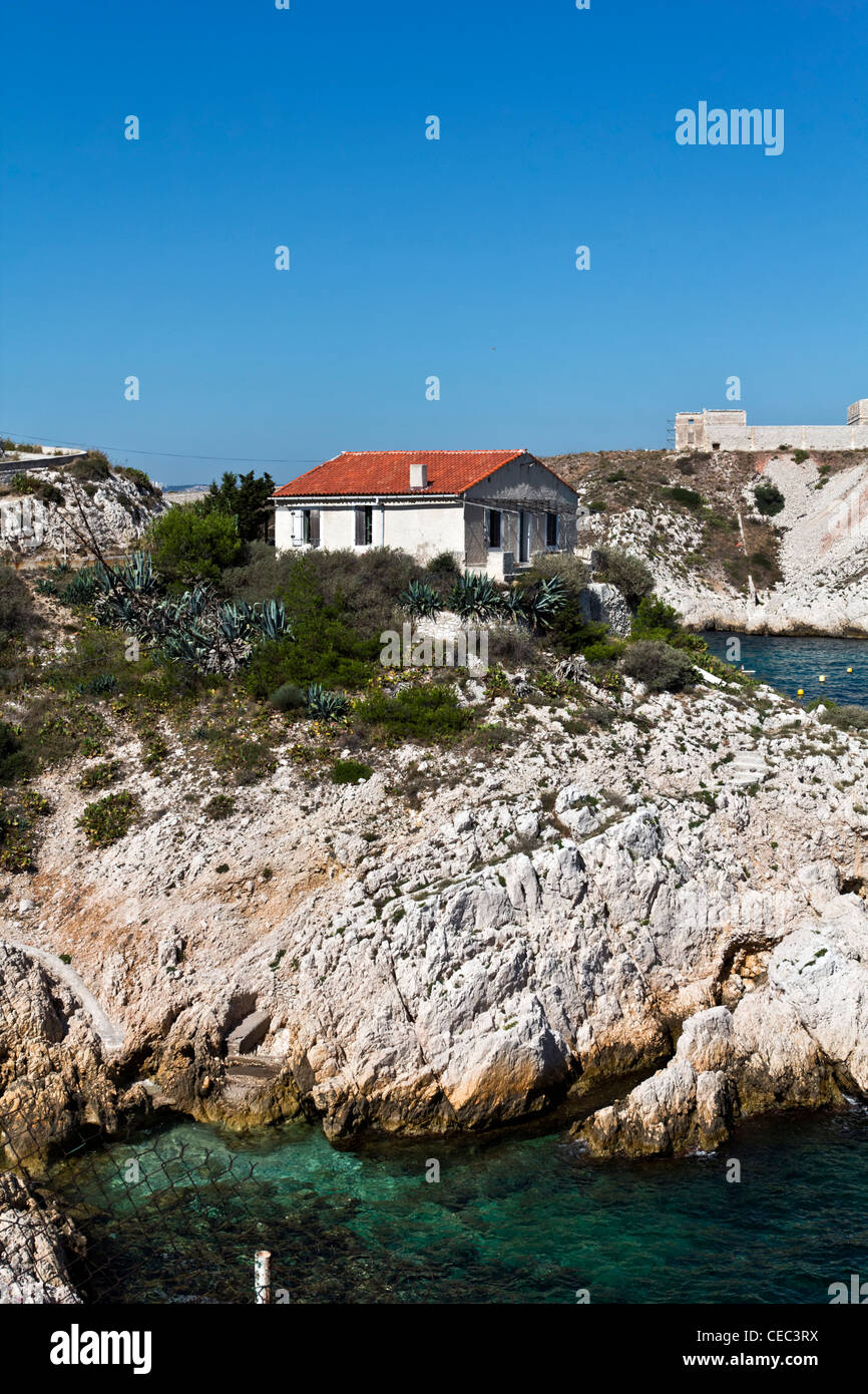 Casa sulla roccia delle Calanche de Saint Esteve, Ile Ratonneu, Frioul arcipelago, Marsiglia o Marsiglia Foto Stock