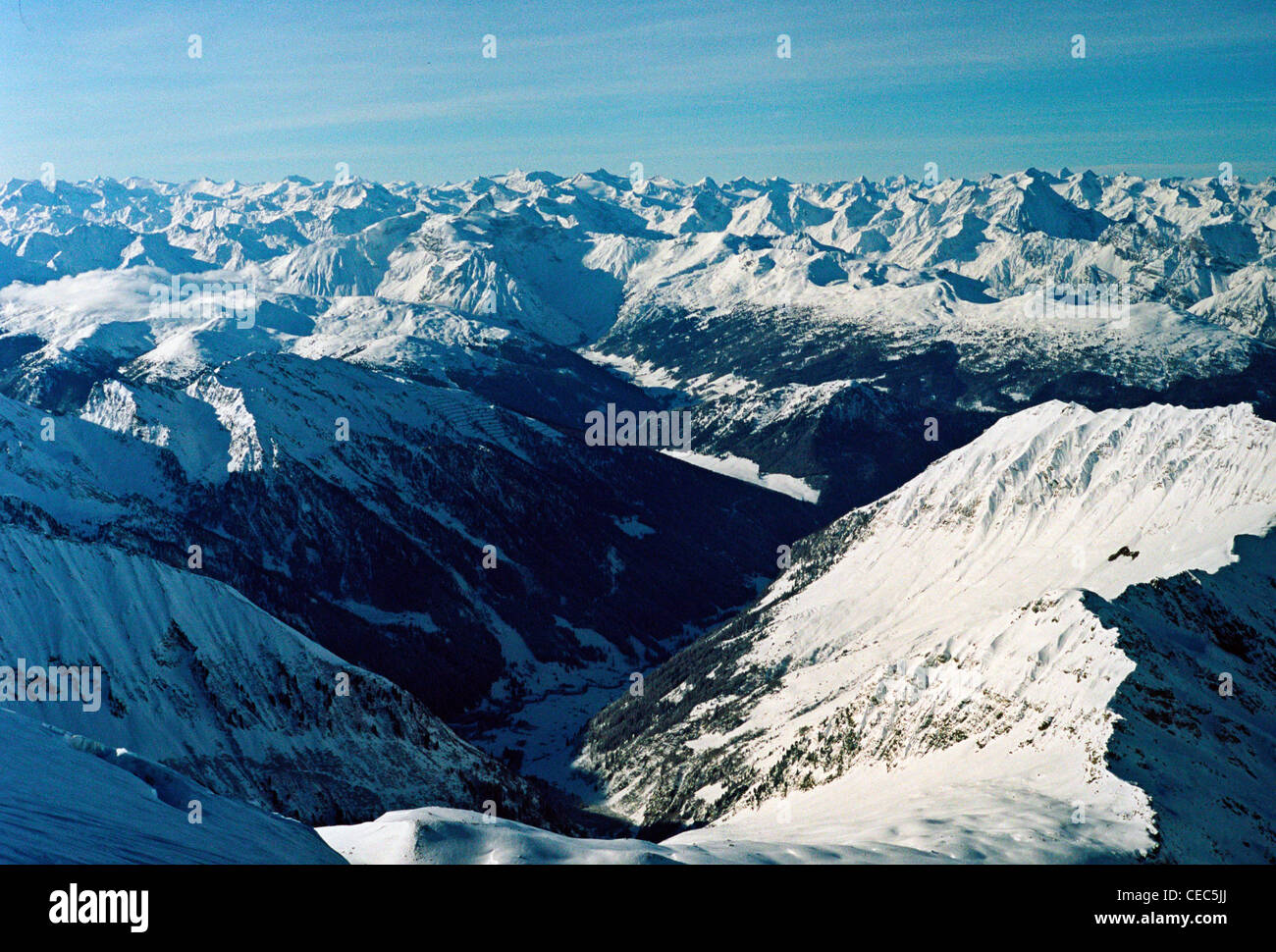 Alpi visto dal ghiacciaio di Hintertux nella direzione delle Alpi di Tux Foto Stock