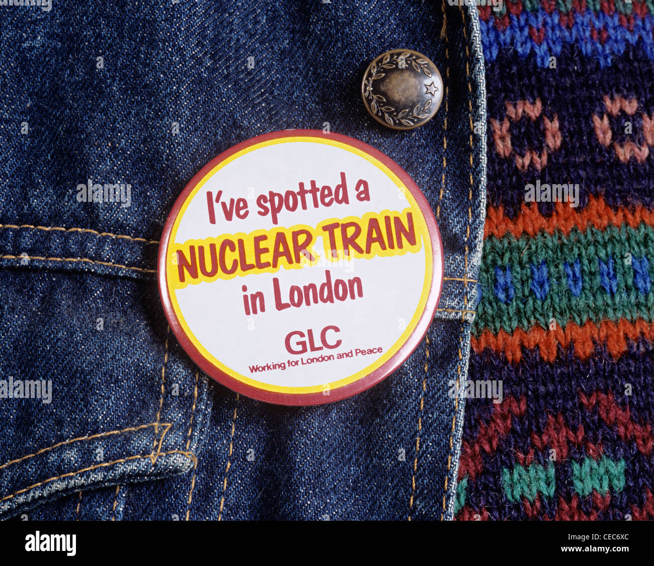 'Ho avvistato un treno nucleare in London' badge, prodotta dalla Greater London Council (GLC) nel 1983. Foto Stock