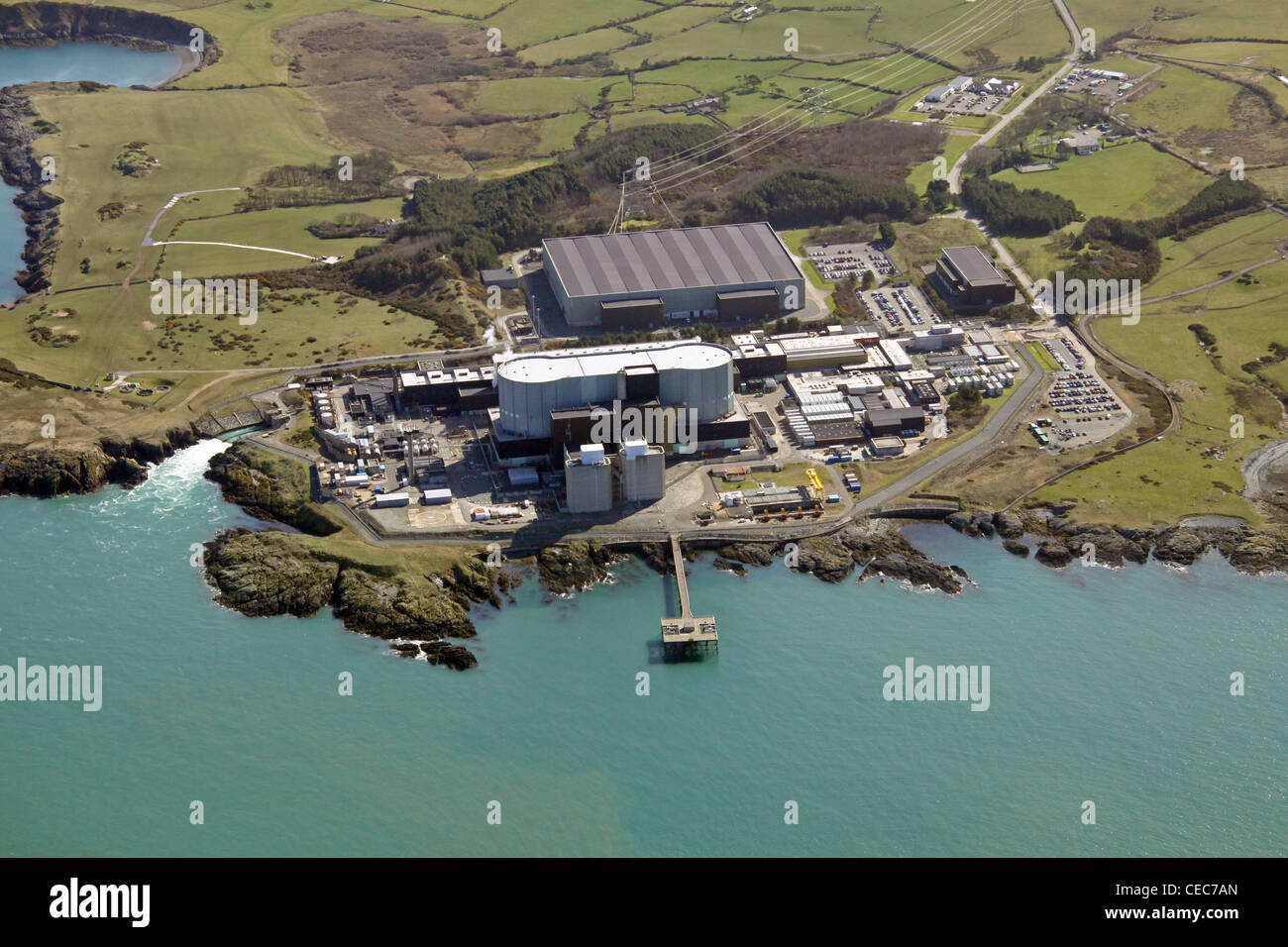 Vista aerea della centrale nucleare di Wylfa, Foto Stock