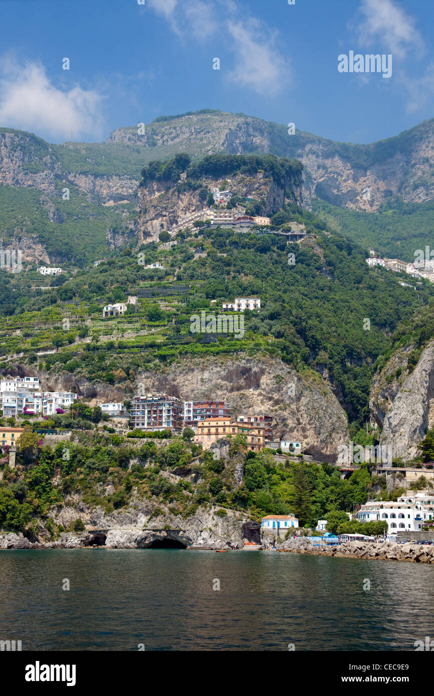 Costiera Amalfitana, vicino al villaggio di Amalfi, sito Patrimonio Mondiale dell'Unesco, Campania, Italia, mare Mediterraneo, Europa Foto Stock