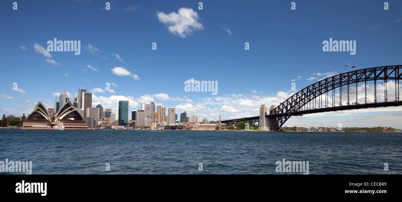 Sydney skyline del centro di Sydney e il Sydney Harbour Bridge Foto Stock
