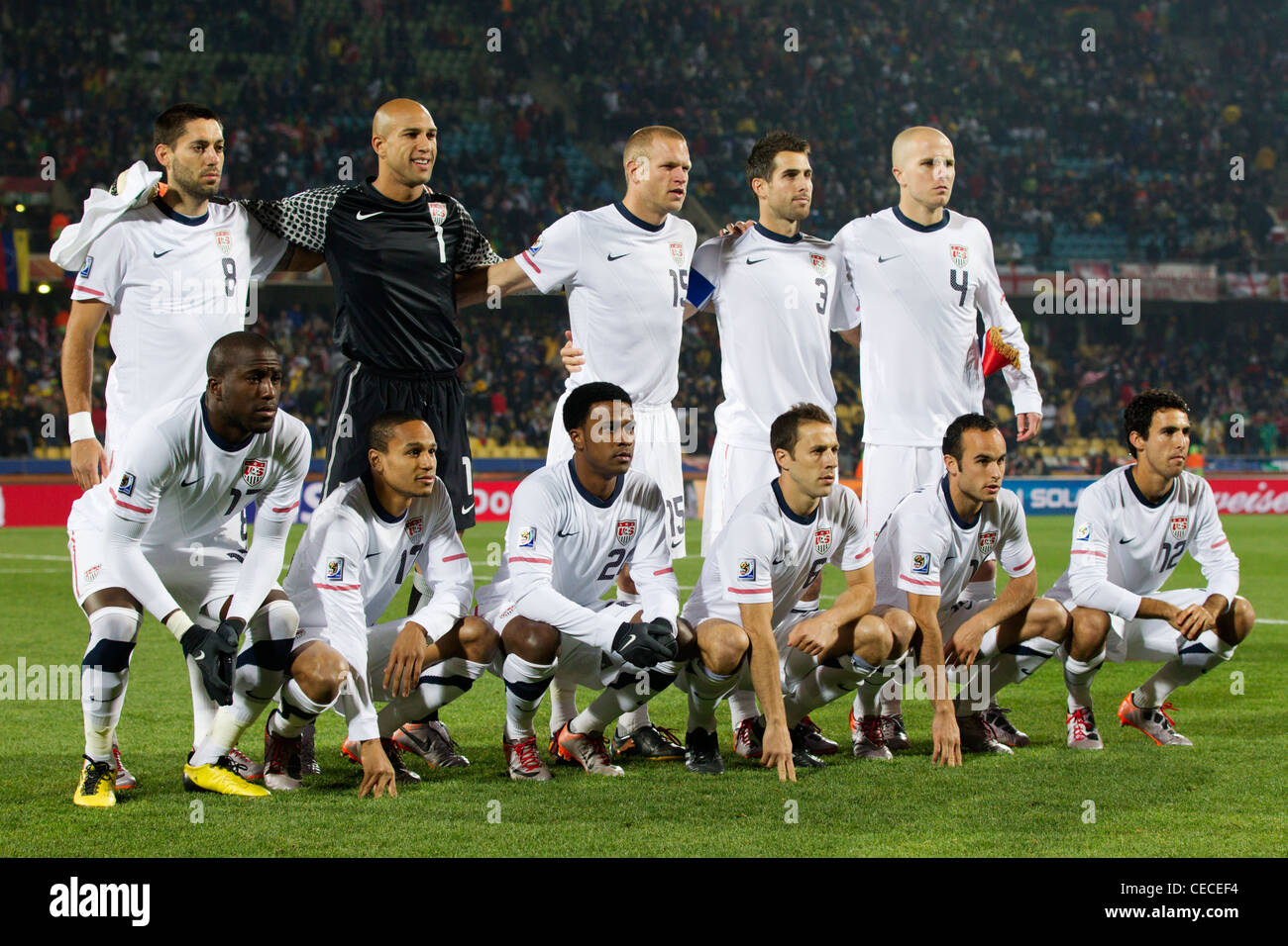 Gli Stati Uniti la squadra nazionale linee up prima di una Coppa del Mondo FIFA 2010 round di 16 match contro il Ghana. Foto Stock