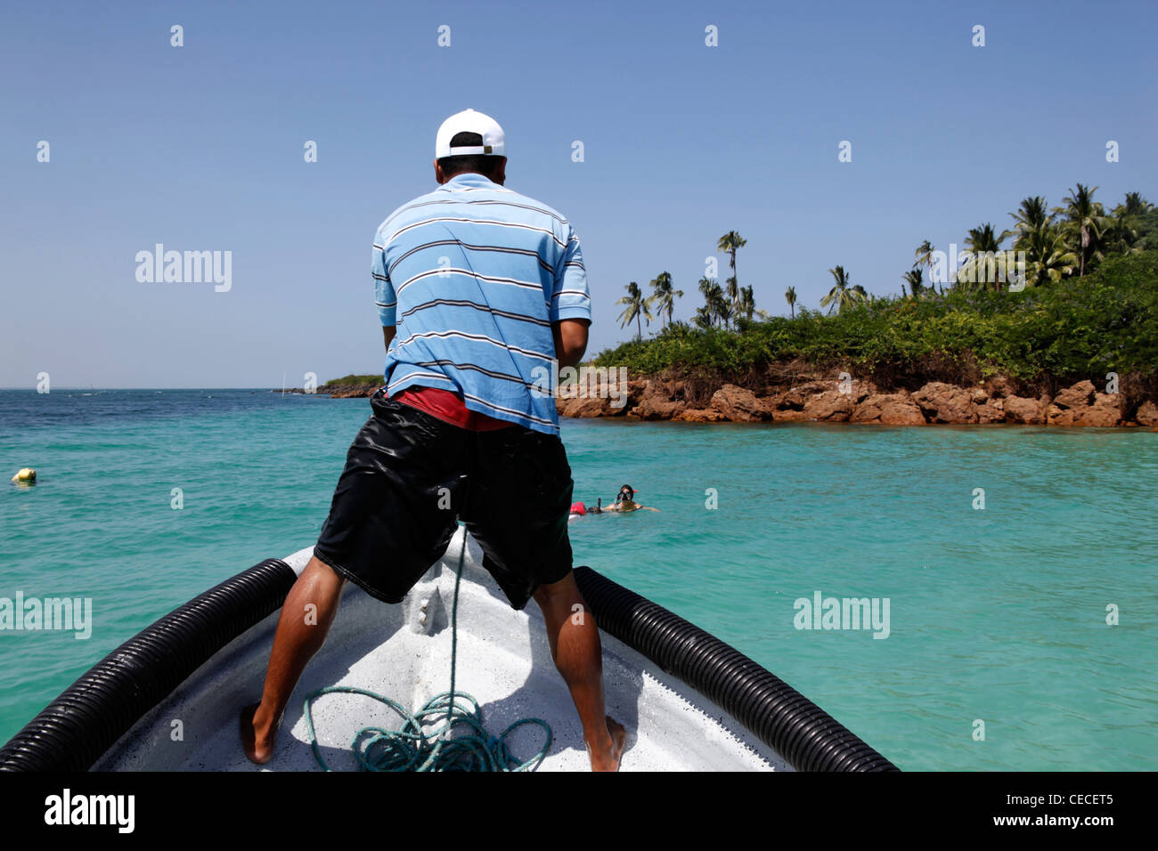 Boatman alaggio fino ancora a Isla Iguana vicino a Pedasi , Los Santos Provincia , penisola di Azuero, Panama Foto Stock