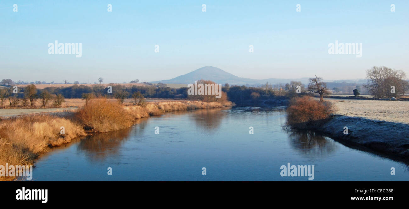 Il pupazzo di neve vista la mattina del Wrekin e fiume Severn, Shropshire, Regno Unito Foto Stock