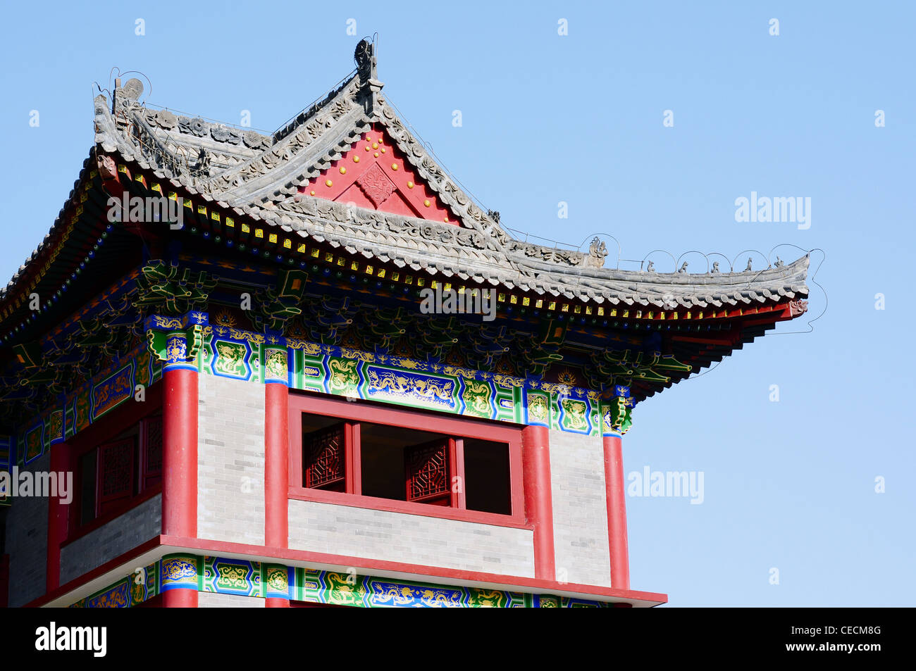 La costruzione di Asia orientale cinese Cina antica architettura tempio tradizionale design cultura rosso decorazione simbolo di storia antica Foto Stock