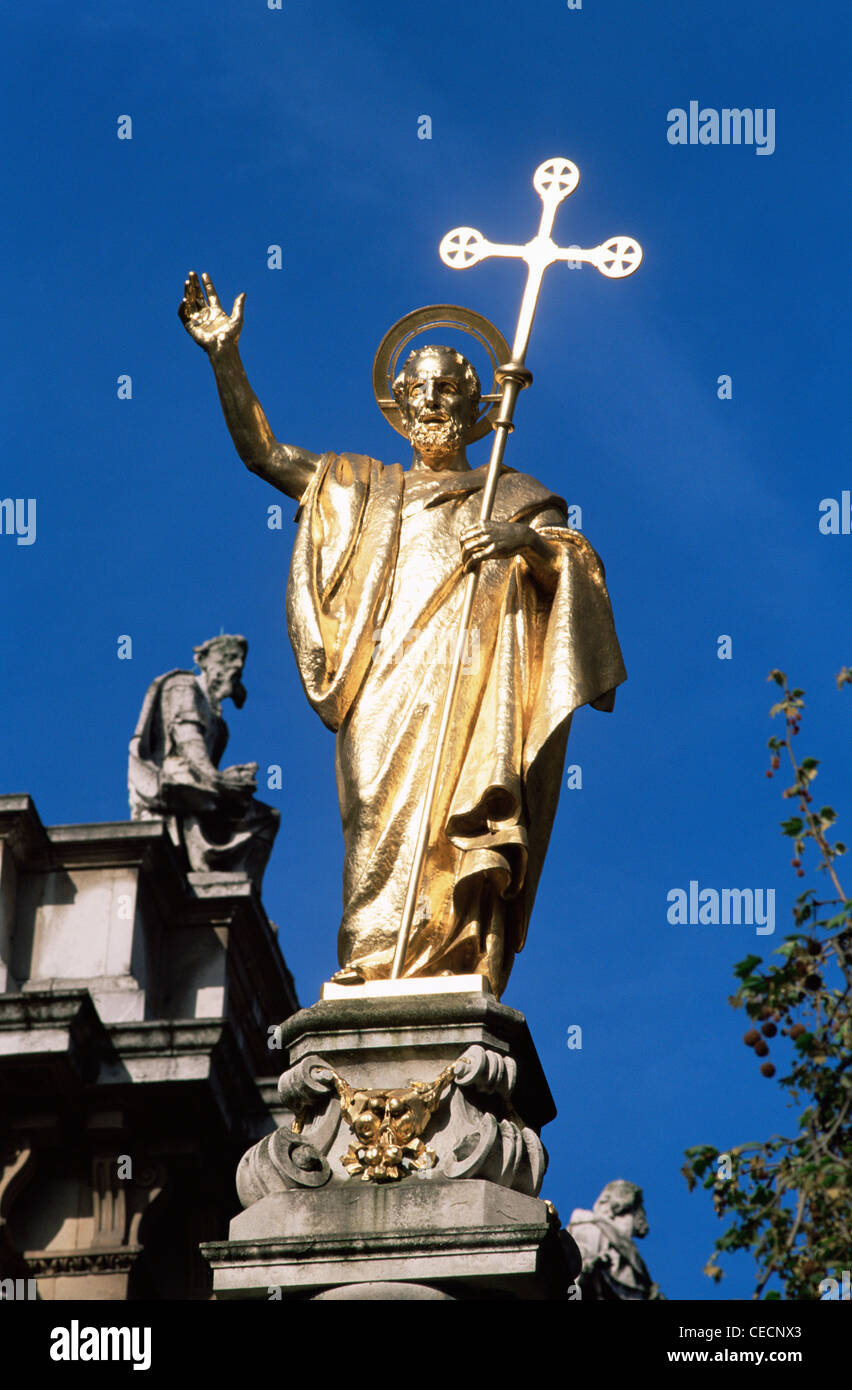 Inghilterra, Londra, la Cattedrale di St Paul, Statua di San Paolo Foto Stock