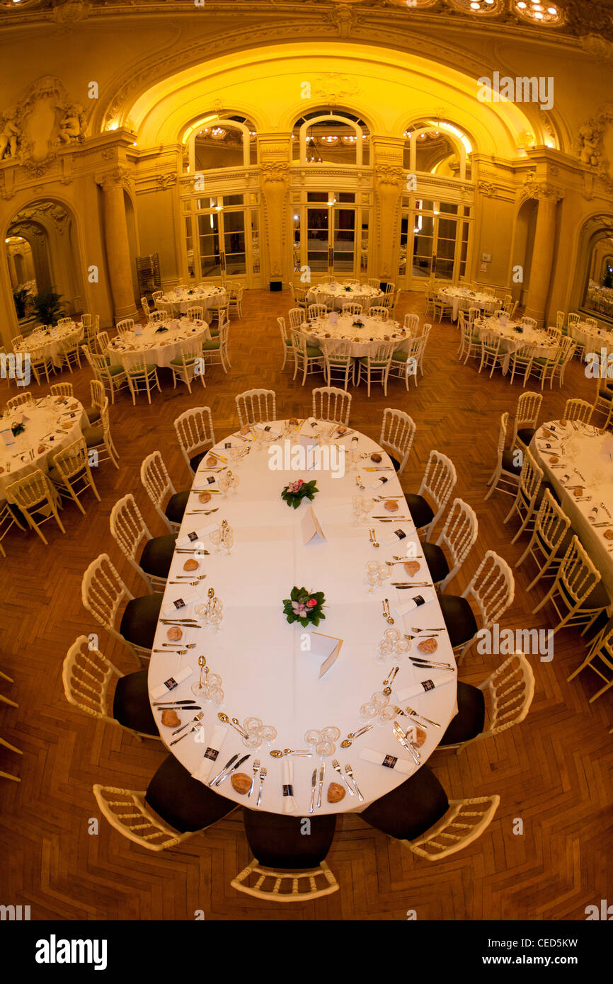 Il Berlioz lounge della Vichy Opera preparata per un ricevimento (Centro Congressi - Vichy - Allier - Auvergne - Francia). Foto Stock