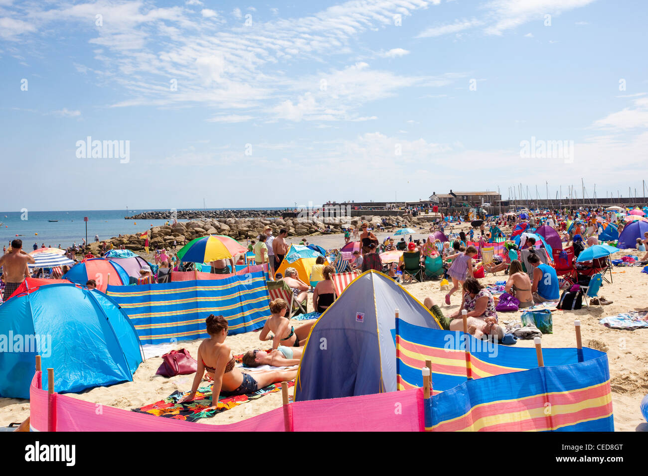 La gate di Cobb Fish Bar e il Rock Point Inn a Lyme Regis, Dorset, Inghilterra. Foto Stock