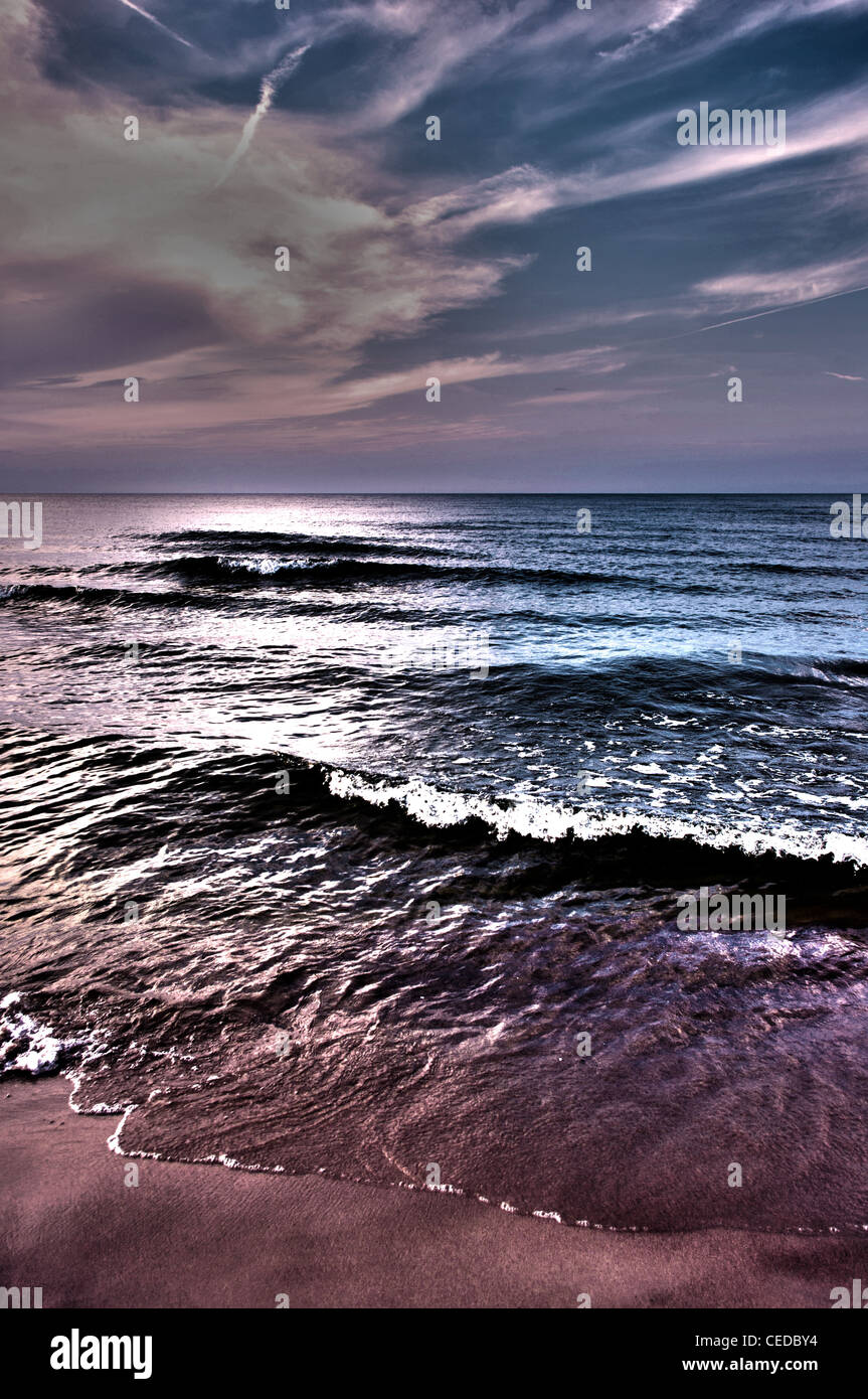 Spiaggia di mare in colori folli hdr. Foto Stock