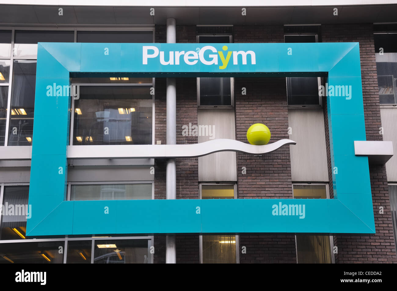 Il PureGym edificio nel centro della città di Glasgow Foto Stock