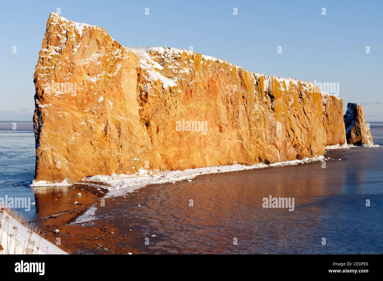 Le Rocher Perce a Perce in Gaspesie Québec Canada in inverno Foto Stock