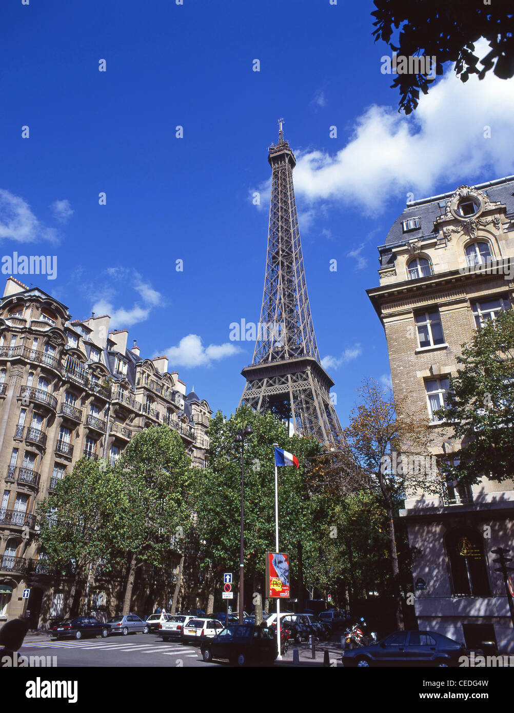 La Torre Eiffel dalla Avenue de Suffren, Parigi, Île-de-France, Francia Foto Stock