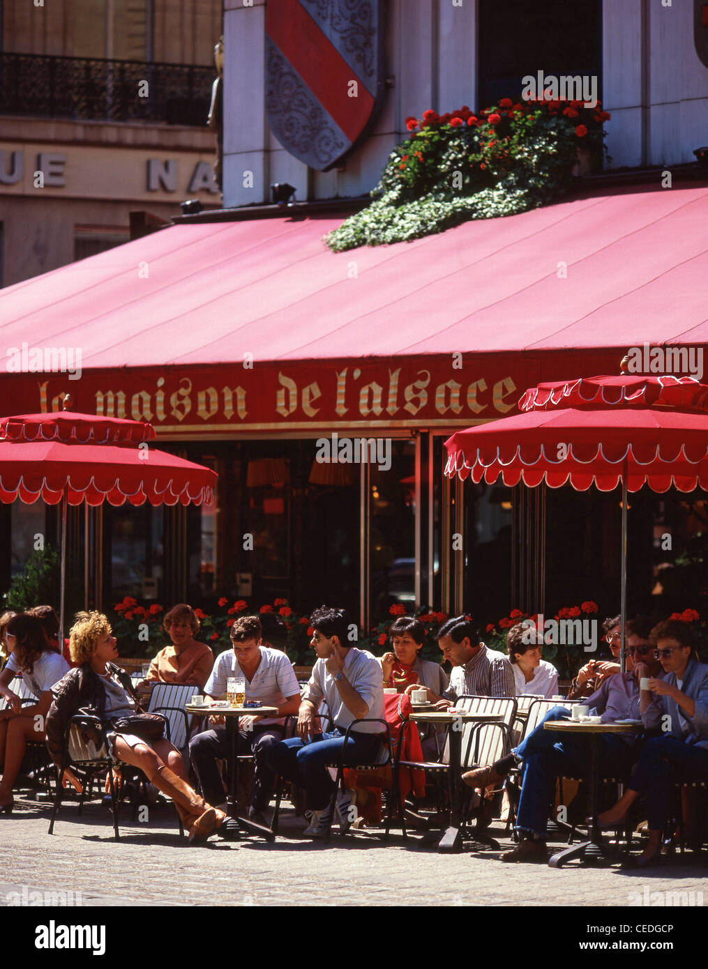 La Maison de l'Alsazia ristorante, Avenue des Champs-Élysées, Parigi, Île-de-France, Francia Foto Stock