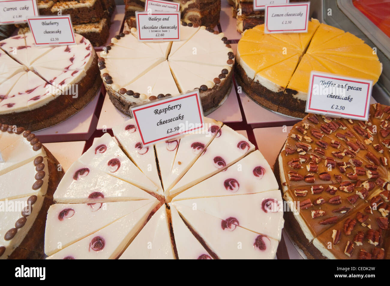 Inghilterra, Londra, Southwark, Borough Market, torta di stallo torta, Display Foto Stock