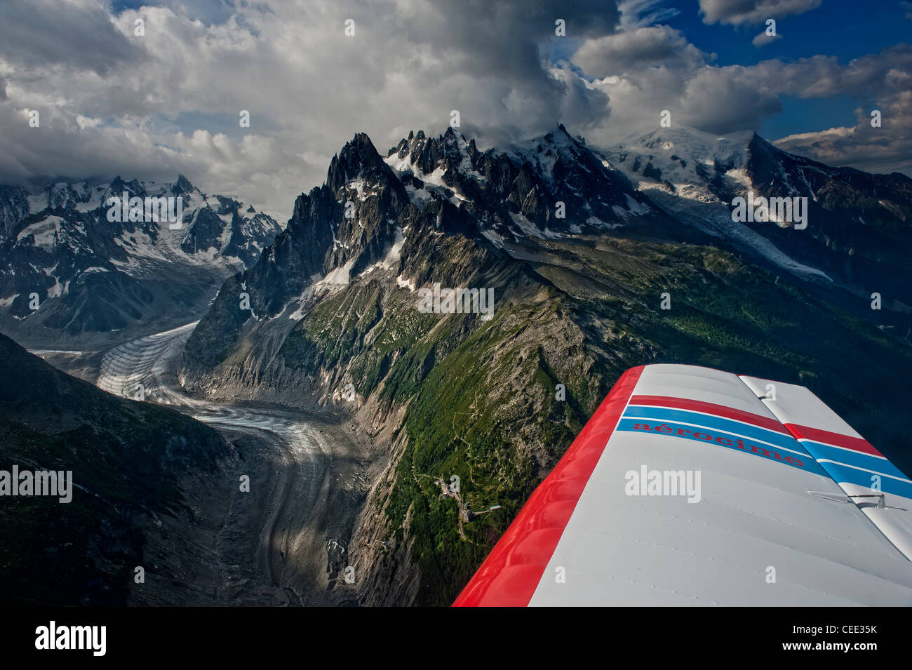 Visite turistiche volo in aeroplano sopra il massiccio del Monte Bianco, Rhone-Alp[es regione, Francia Foto Stock