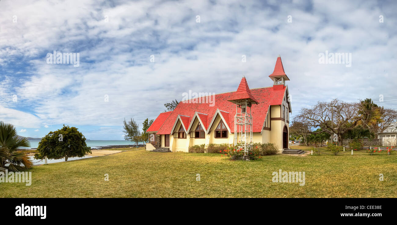 Dal tetto rosso Chiesa di Maurizio Foto Stock