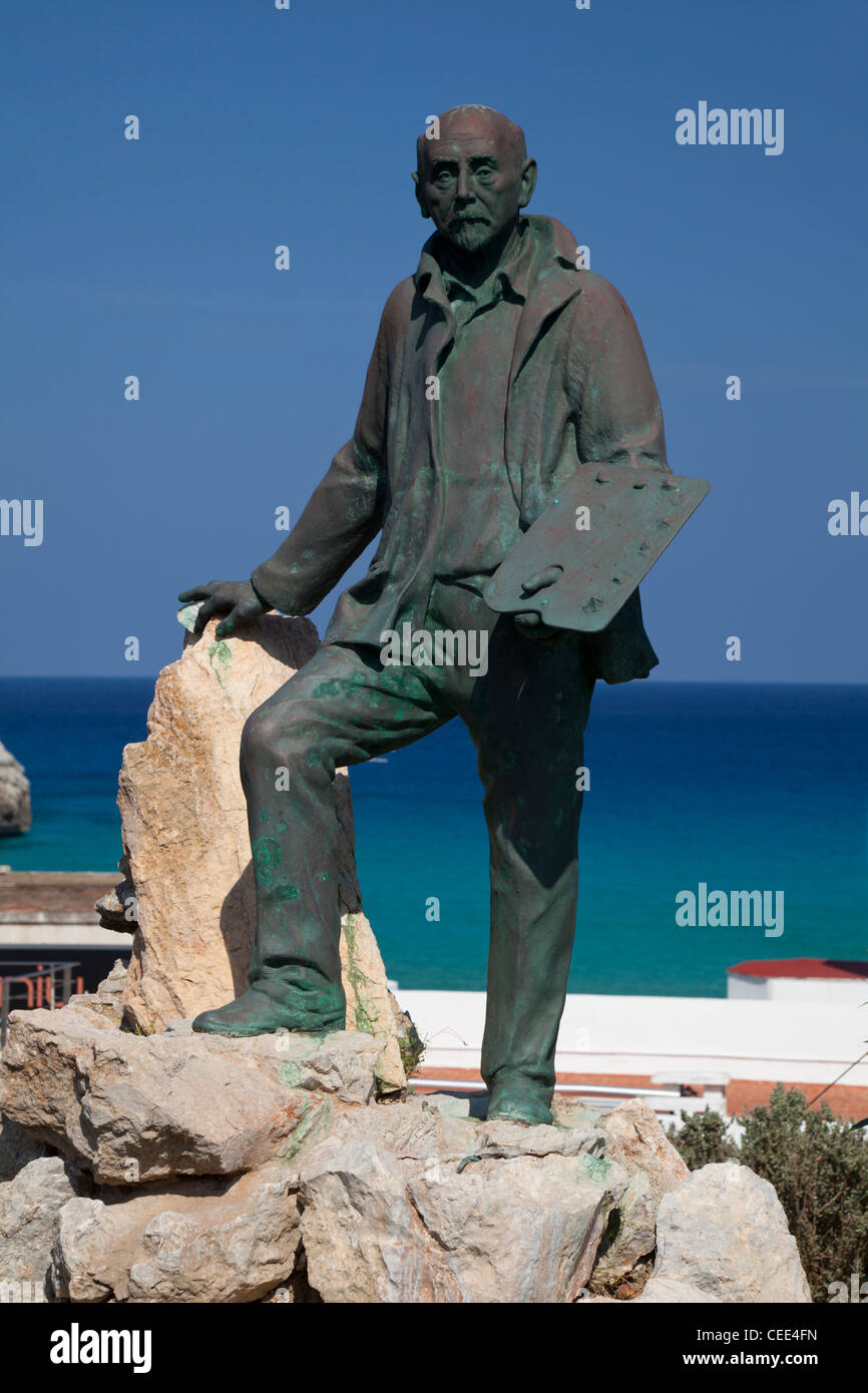 Statua di El Pintor, Llorenç Cerda Bisbal a Cala San Vicente, Maiorca, SPAGNA Foto Stock