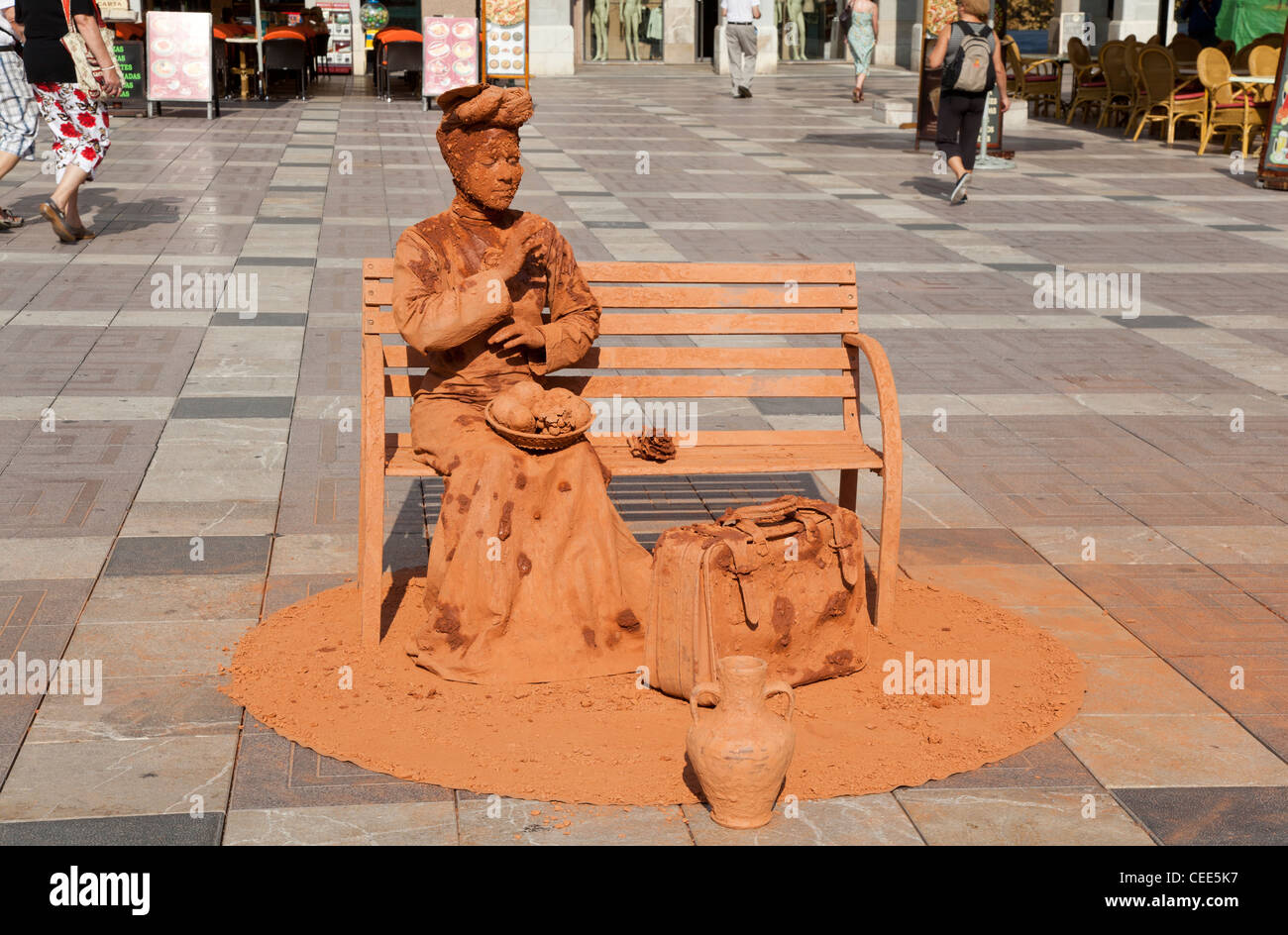 Animatore di strada (statua vivente) in Placa Major, Palma de Mallorca, Spagna Foto Stock