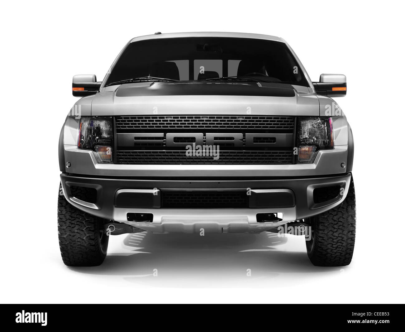 Licenza e stampe alle MaximImages.com:00 - Vista frontale del camion pick-up 2011 Ford F-150 SVT Raptor 4x4 isolato su sfondo bianco con percorso di ritaglio Foto Stock