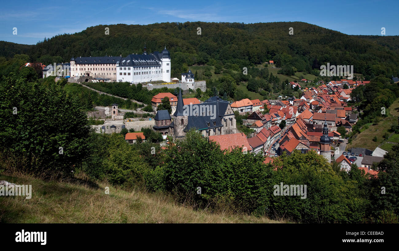 Stolberg/Harz, Stadtansicht, Blick von Westen mit Schloß, Stadtkirche San Martin und Saigerturm Foto Stock
